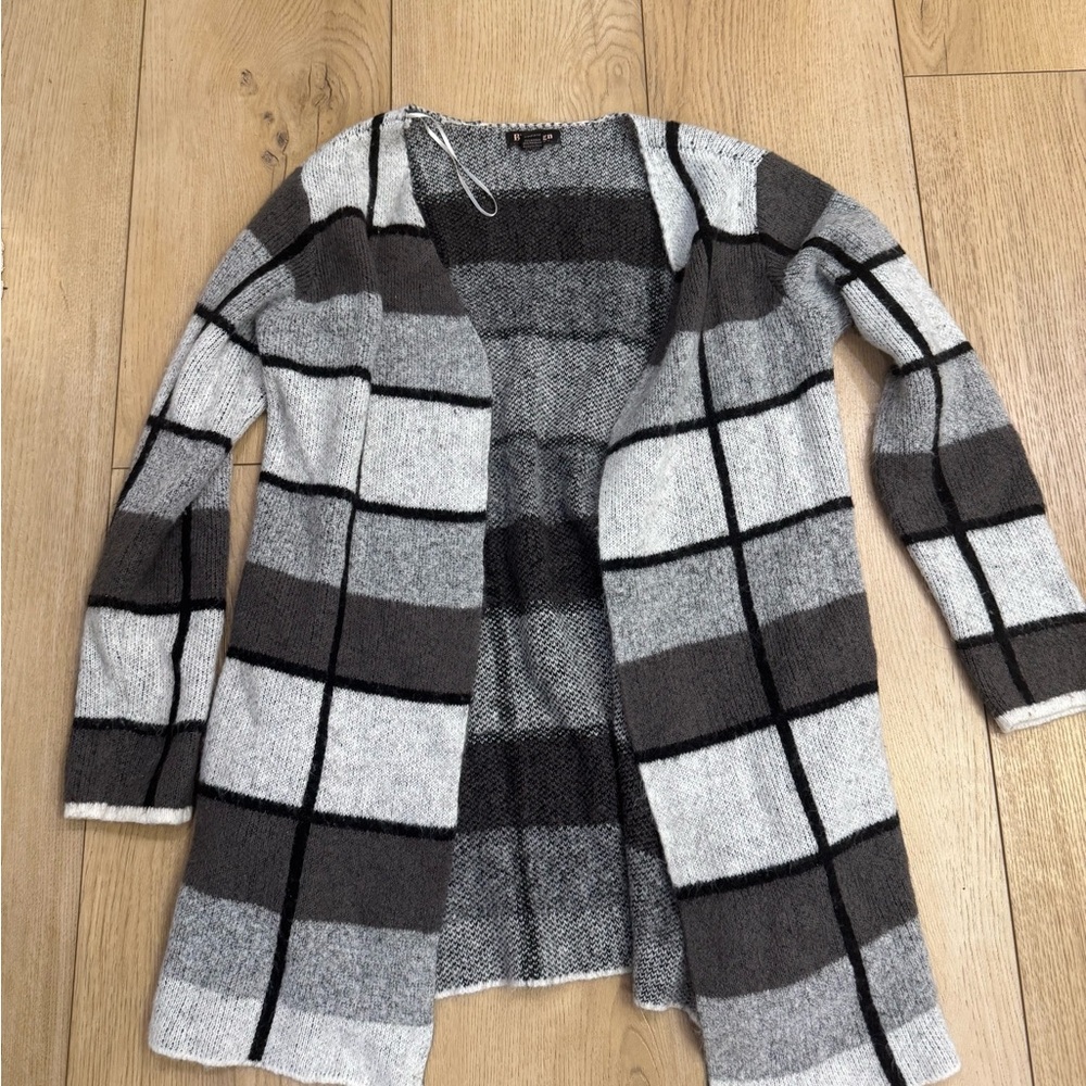 Gray and Black Plaid Women's cardigan
